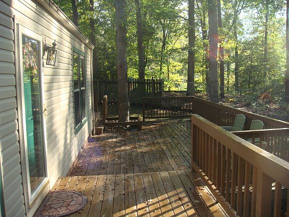 Wrap-around deck