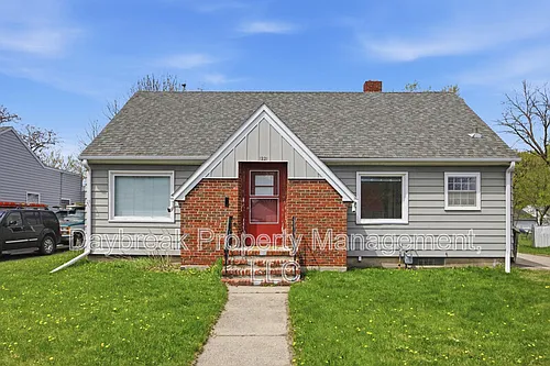 1221 5th St S Photo 1