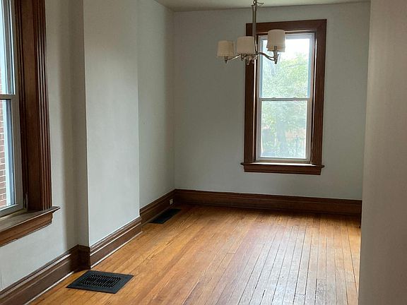 5th image of 3210 Cherokee St