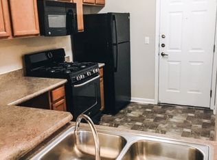 562 Fair Meadows Dr #1, Romeoville, IL 60446