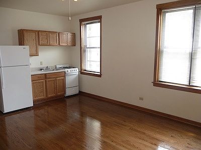 1st image of 4804 N Kedzie Ave APT 110