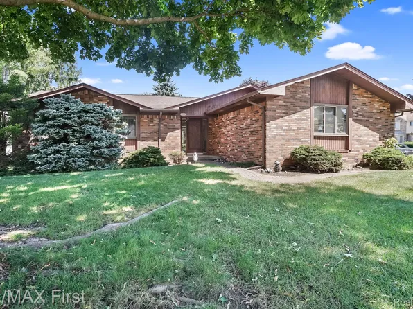 3791 Hamlet Dr, Sterling Heights, MI 48310