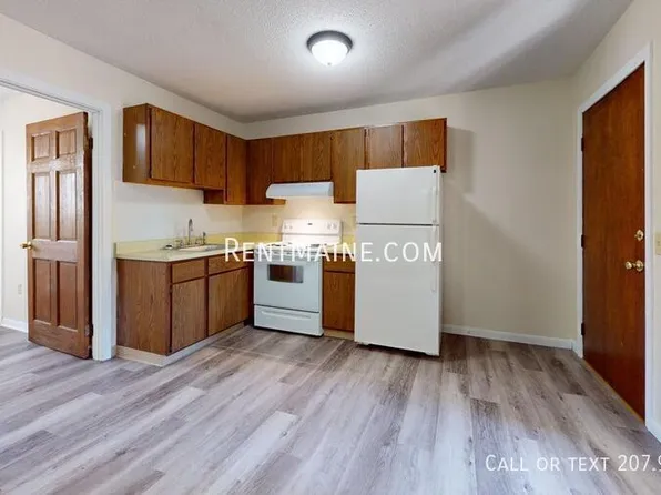 202 Main Rd, Holden, ME