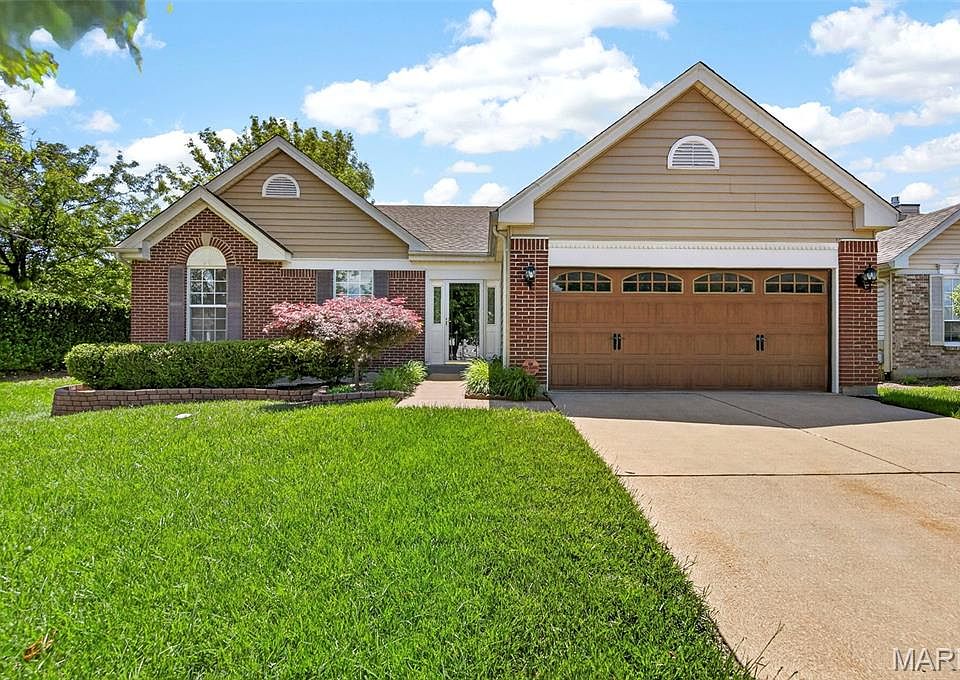 1st image of 385 Birchwood Crossing Ln