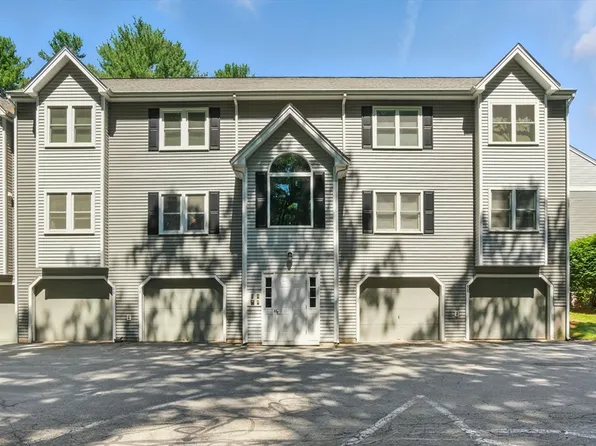 84 Tennis Plaza Rd Unit 37, Dracut, MA 01826