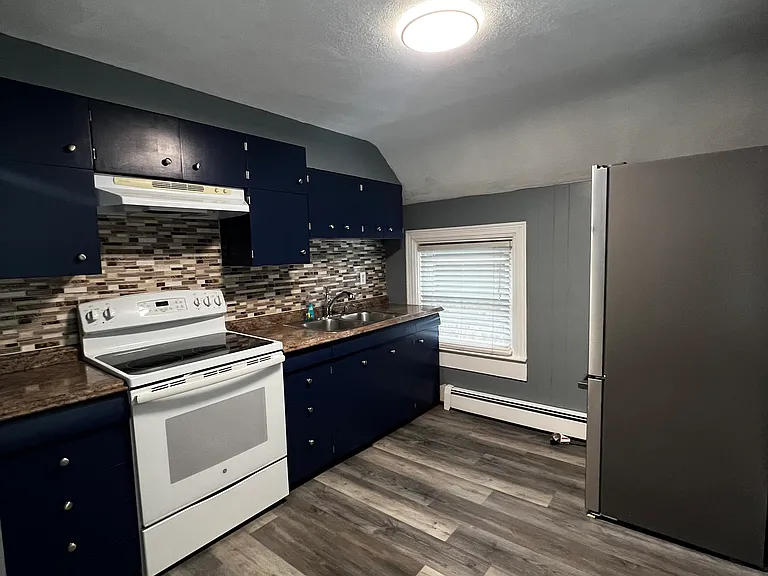 136 Grove Ave #2 — Photo 1