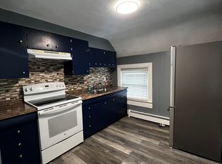 136 Grove Ave FLOOR 2, East Providence, RI 02914