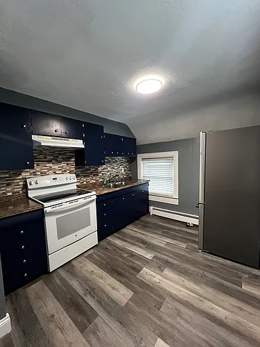 136 Grove Ave #2 Photo 1