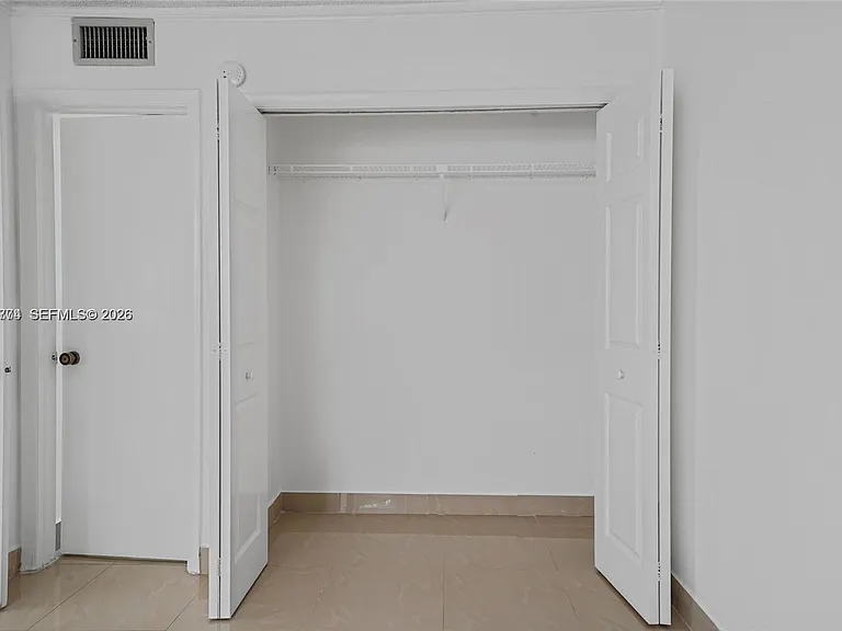 200 Lakeview Dr #101 — Photo 9