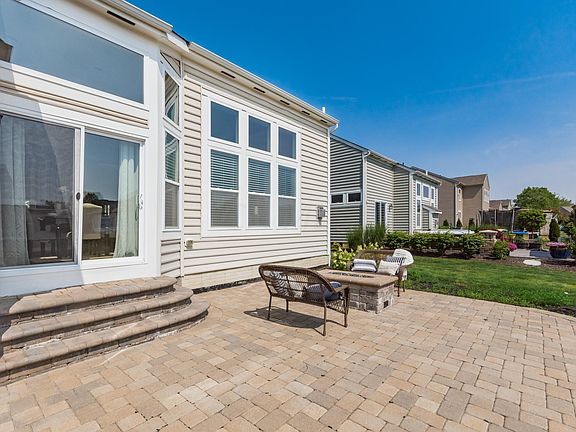 5th image of 4784 Creek View Ct