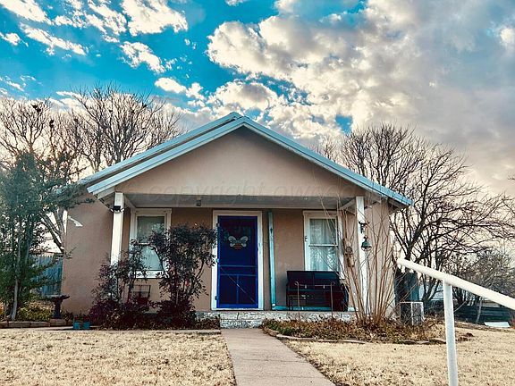 2nd image of 1426 Main St