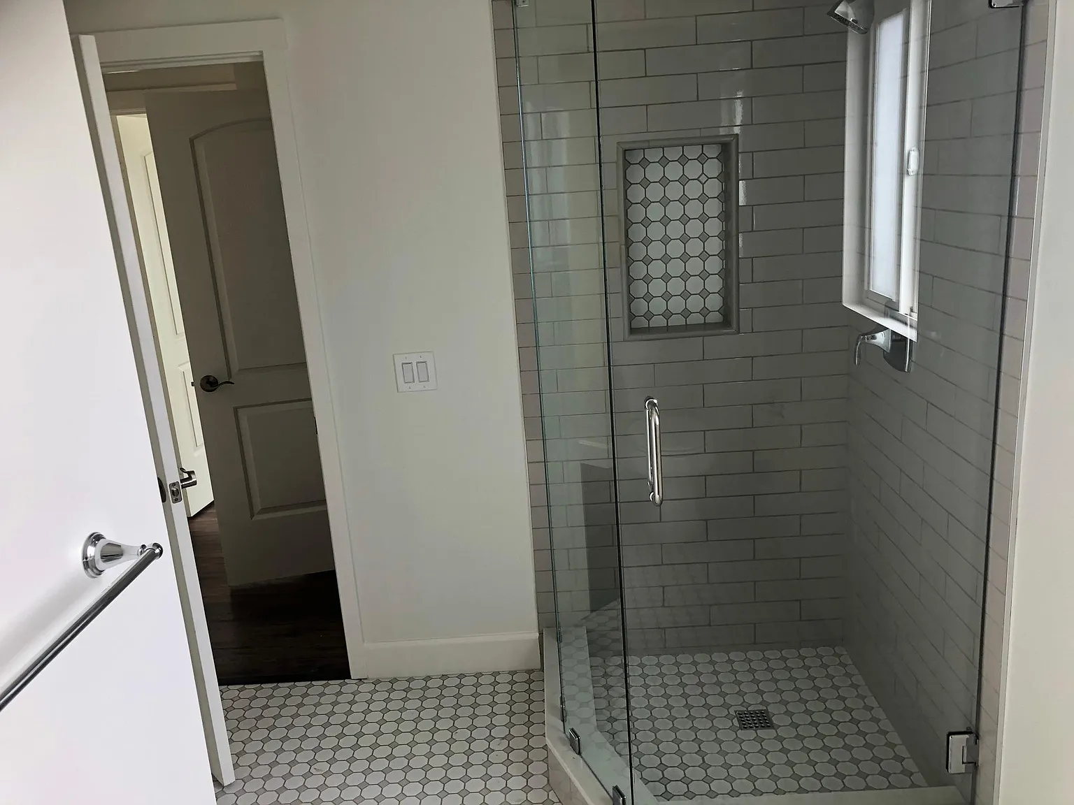3218 Channel Dr — Photo 4