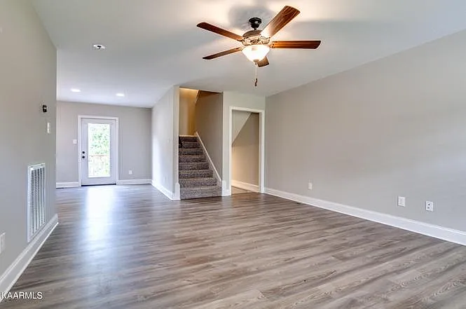 7936 Poplar Grove Ln — Photo 16