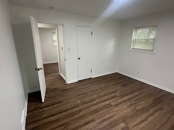 5th image of 726 Rodney St