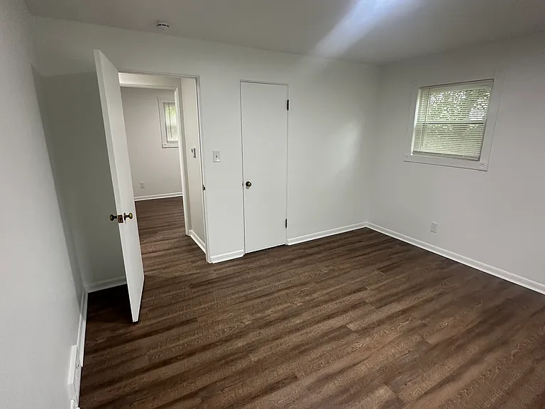 726 Rodney St — Photo 5