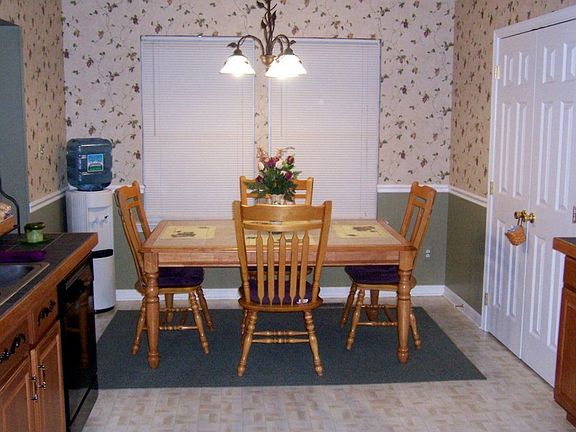 Eat in Kitchen