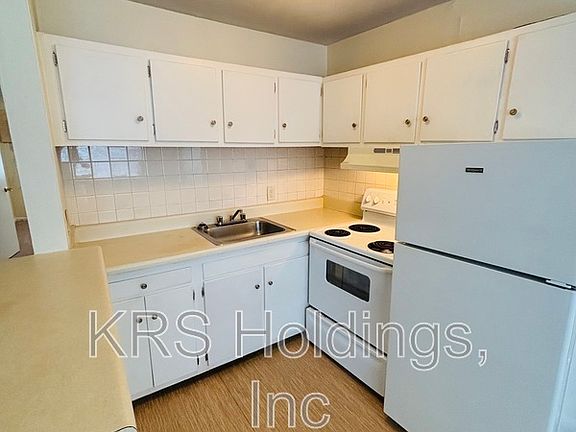 2nd image of 938 W Ocean View Ave APT 2
