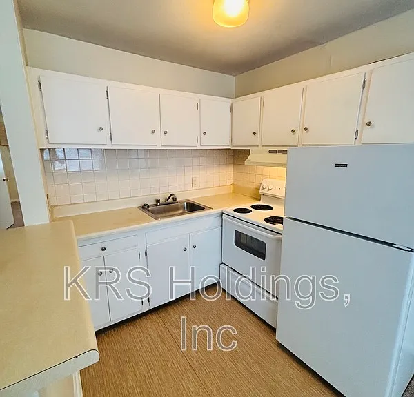 938 W Ocean View Ave #2 — Photo 2