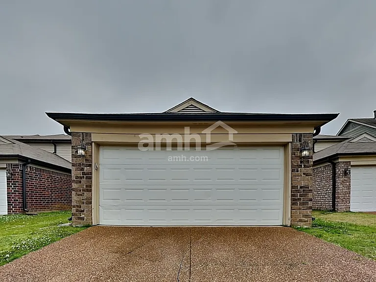 1242 Carlton Ridge Dr — Photo 17