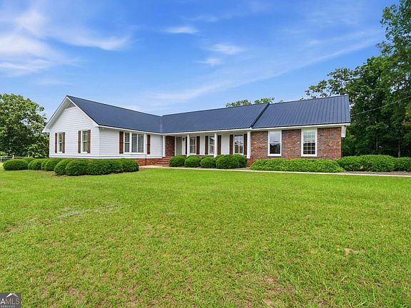2nd image of 390 Dedrick Rd