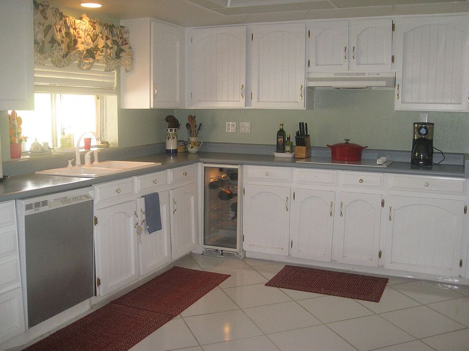 Large, bright kitchen with built-in wine cooler