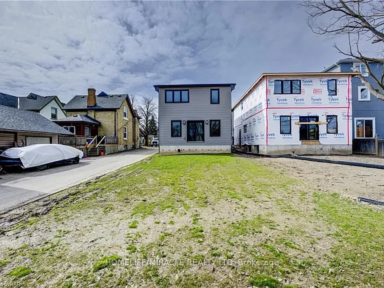 160 Weber St W #2 — Photo 13