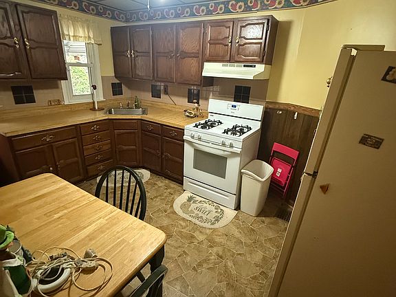 5th image of 3156 Wilkens Ave