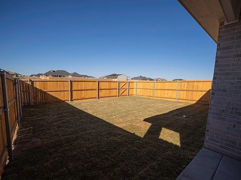 19001 Sierra Madre Dr — Photo 29