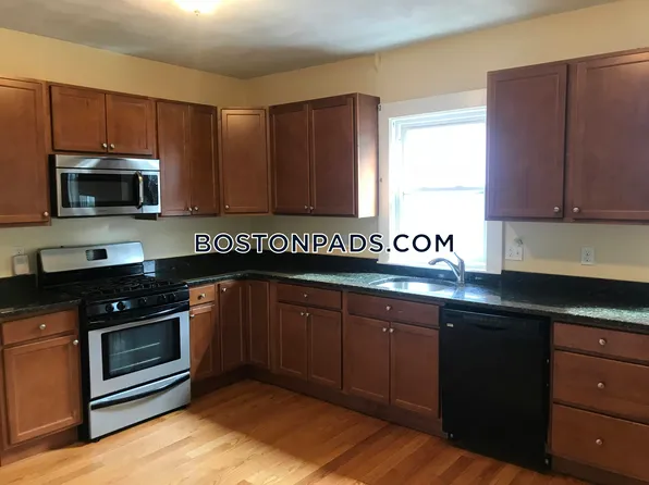34 George St, Medford, MA