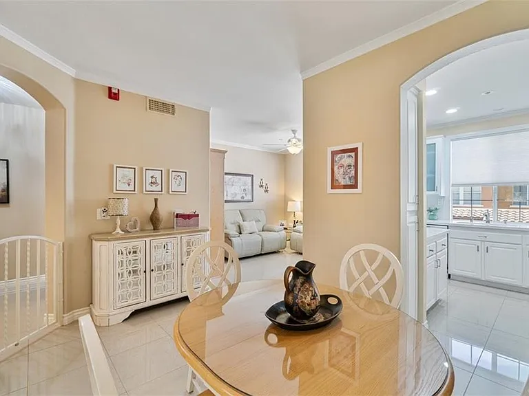 28134 Ashbrook Ln — Photo 7