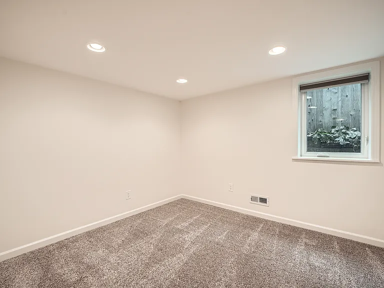 4548 NE Tulane Pl — Photo 18
