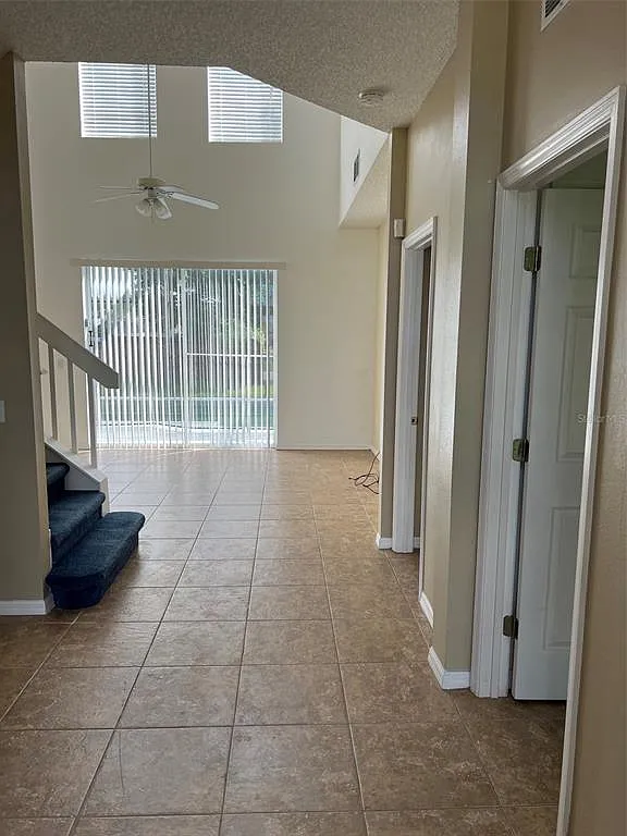 6 bed, 3.5 bath, 2679 sqft, $3,200 — Photo 4