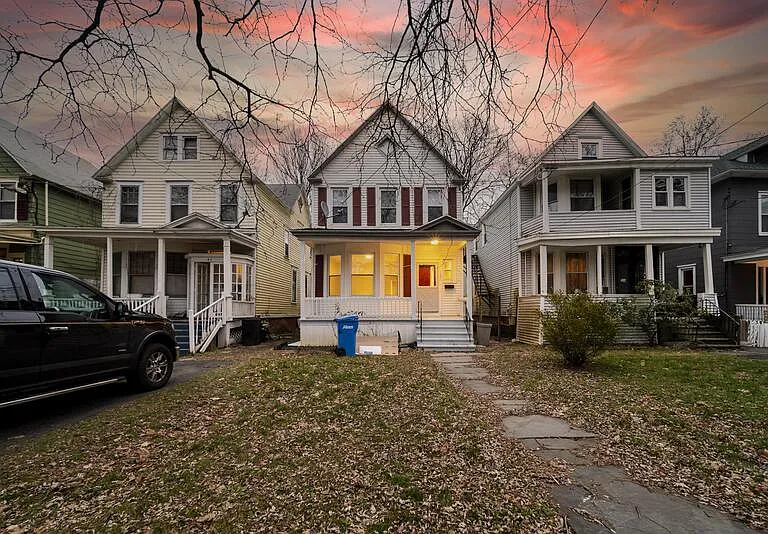 139 N Pine Ave — Photo 34