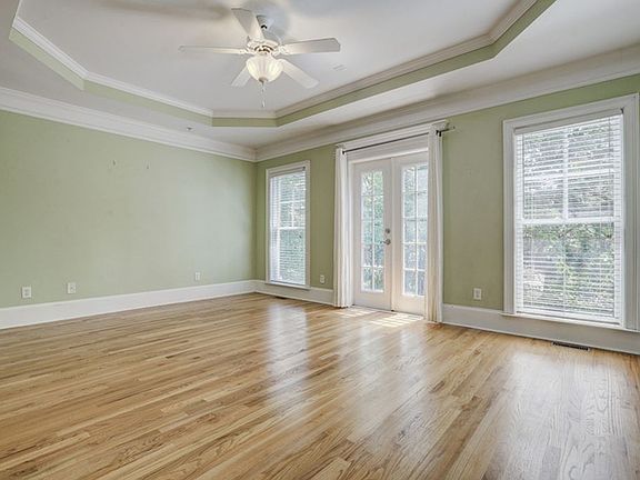 5th image of 838 Clifton Heights Ln