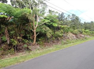 Nahelenani St, Volcano, HI 96785
