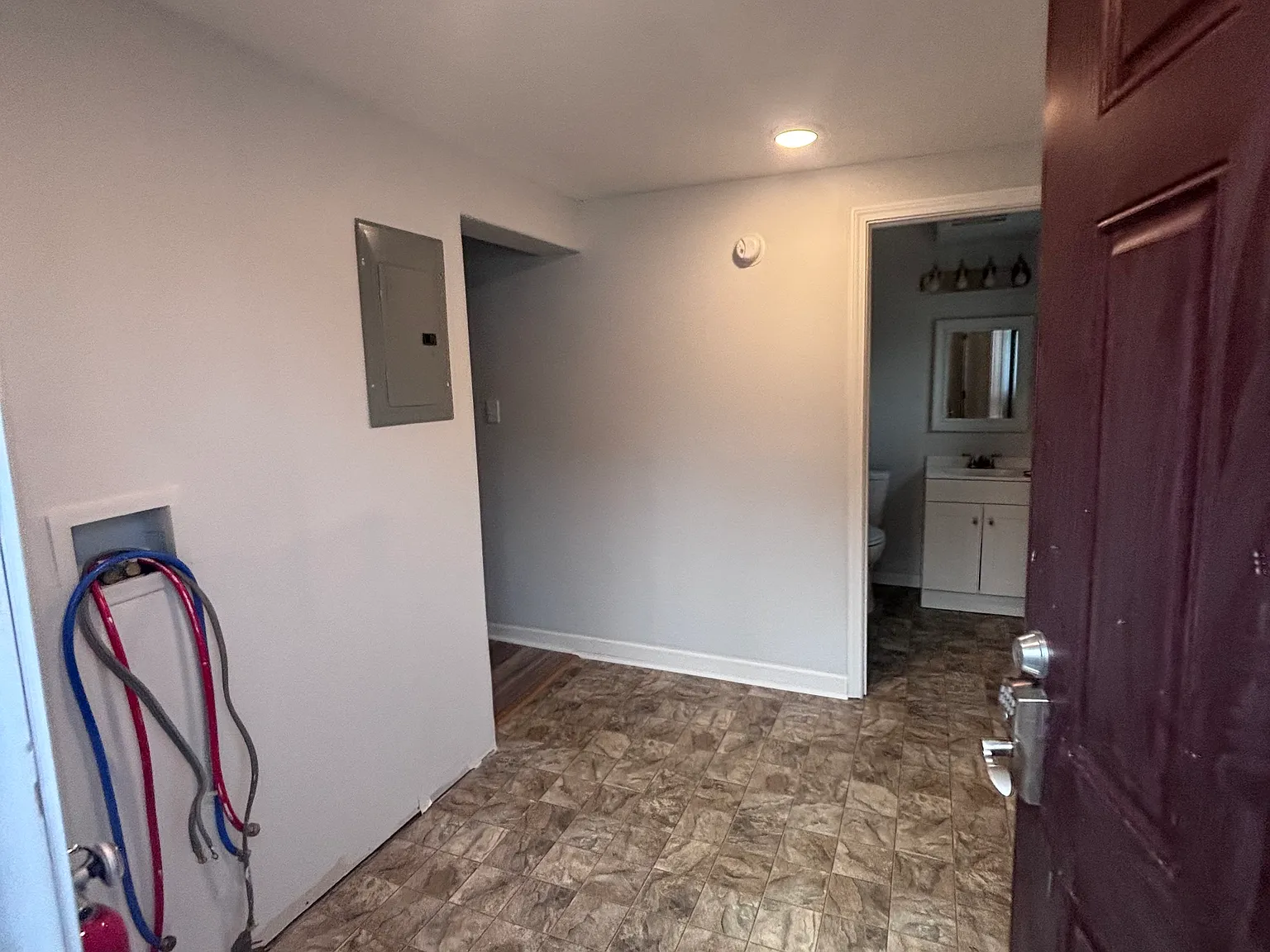 2 bed, 742 sqft, $1,400 — Photo 3