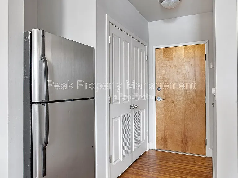 220 E Marshall St #32 — Photo 2