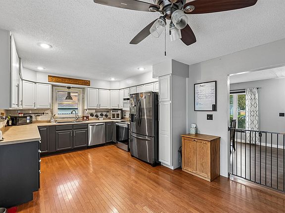5th image of 2205 4th St SW