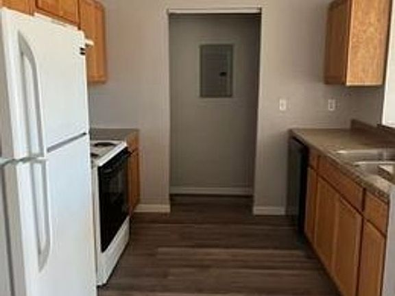 4th image of 3101 E 4th Ave #1-103