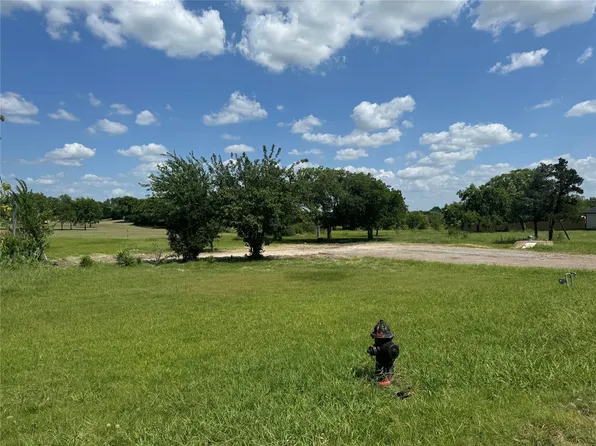 209 McElroy St, Whitesboro, TX 76273