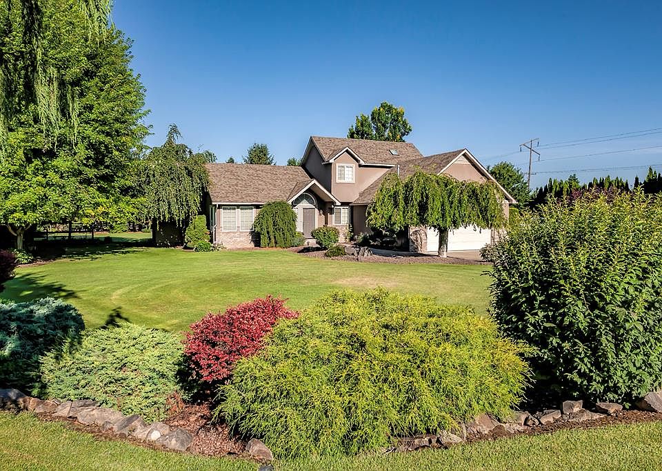 1st image of 2824 Winona Ln