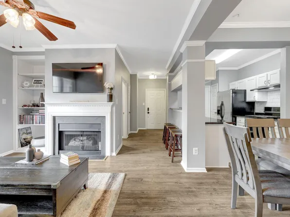 20417 Riverbend Sq Unit 201, Sterling, VA 20165