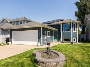 230 S Heritage Close W, Lethbridge, AB T1K 6R9