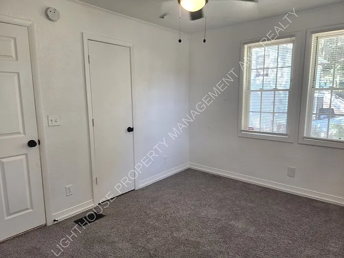 2 bed, 1.0 bath, 648 sqft, $1,050 — Photo 4