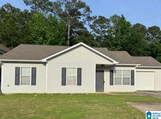 228 Meriweather Ln, Calera, AL 35040