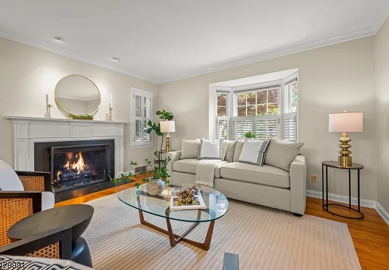 33 Exeter Rd — Photo 4