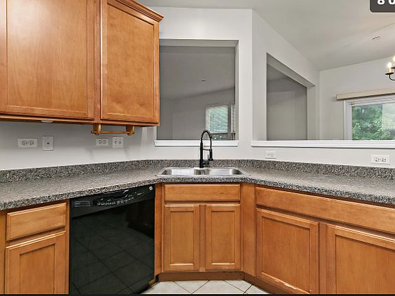 5th image of 1563 Yellowstone Dr