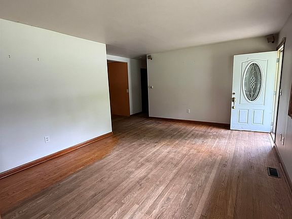 4th image of 1740 County Road 144