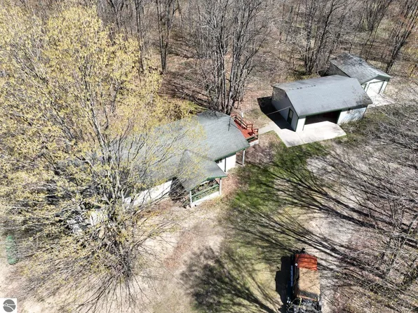 7931 Twin Lake Rd NE, Mancelona, MI 49659