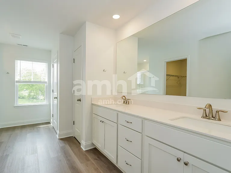 1050 Broyles Xing — Photo 12